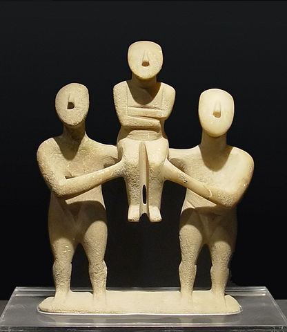 416px-cycladic_three_figurines_group